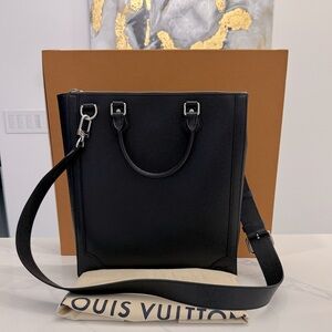 Louis Vuitton Vertical Tote Black Taiga Leather